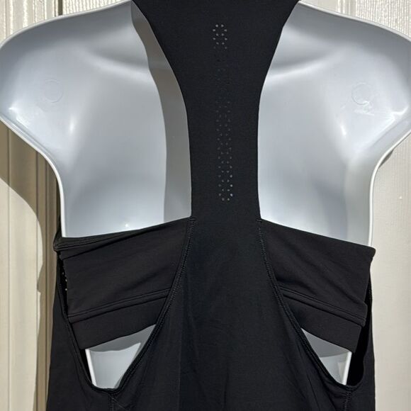 Lululemon Women’s Hit It Black Tank Top With build in bra size 8 - Picture 6 of 12